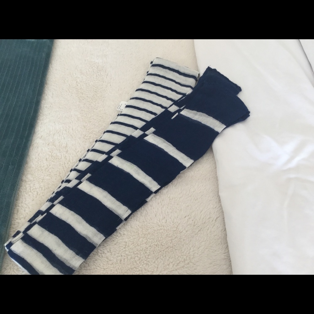 100% rayon scarf